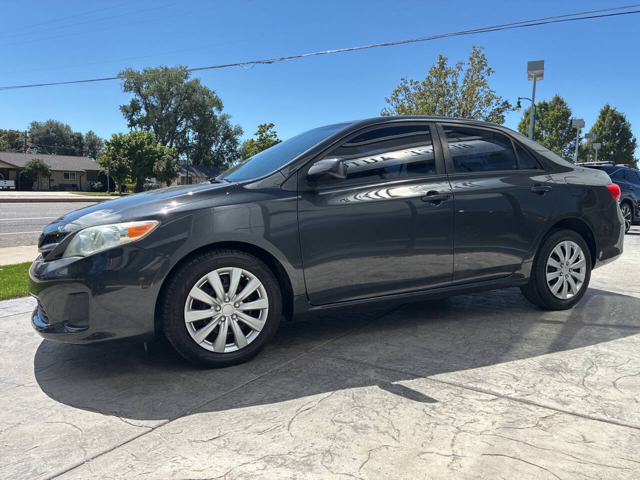 Used 2012 Toyota Corolla LE FWD image 4