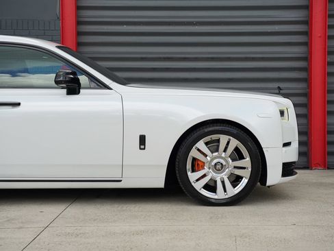 Used 2018 Rolls-Royce Phantom Extended Wheelbase RWD image 3