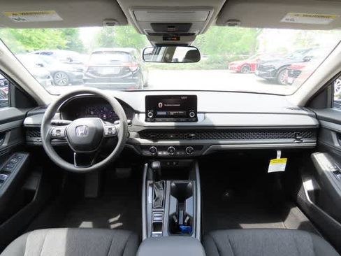 Used 2023 Honda Accord LX image 16