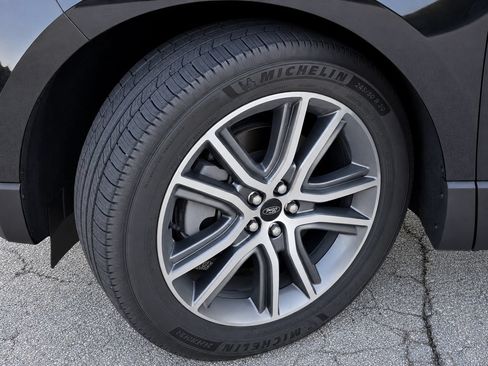 Used 2024 Ford Edge Titanium AWD/4WD image 12