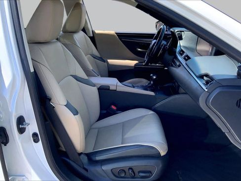 Used 2020 Lexus ES 350 w/ Premium Package FWD image 9