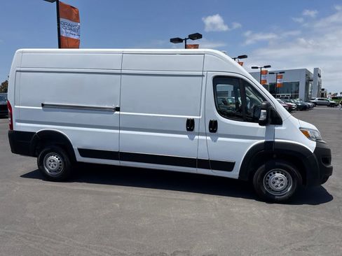 Used 2025 RAM ProMaster 2500 w/ Convenience Group FWD image 10