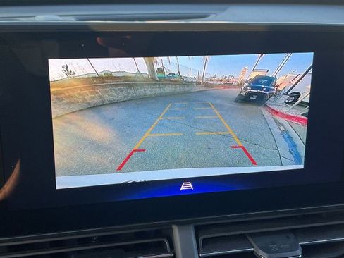 Used 2025 Chevrolet Trax LT w/ LT Convenience Package image 14