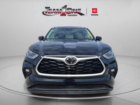 Certified 2024 Toyota Highlander XLE image 4