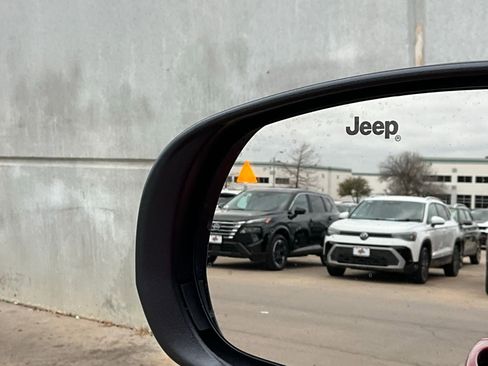 Used 2025 Jeep Compass Trailhawk AWD/4WD image 19