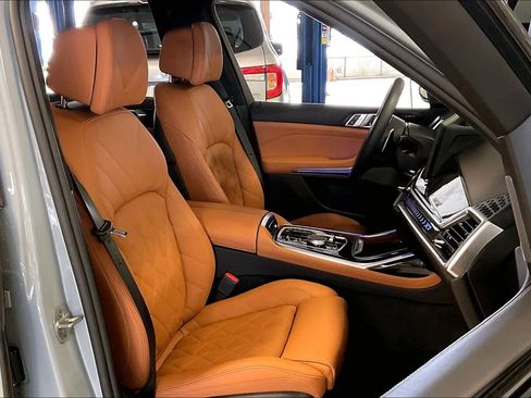 Used 2026 BMW X7 xDrive40i w/ M Sport Package image 8