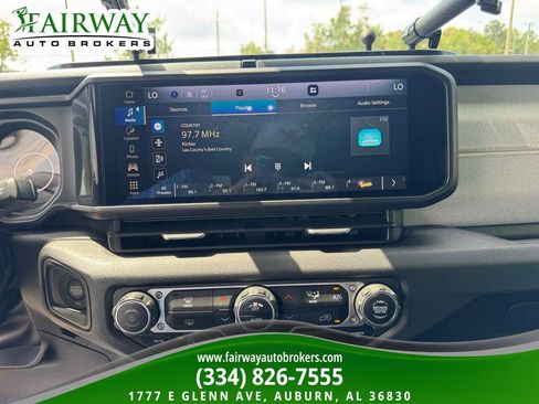 Used 2024 Jeep Gladiator Sport AWD/4WD image 22