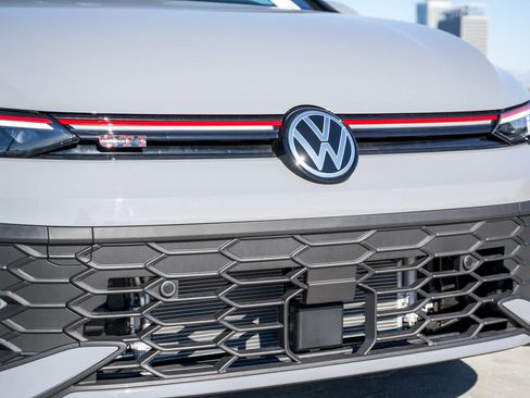 New 2026 Volkswagen GTI SE FWD image 5