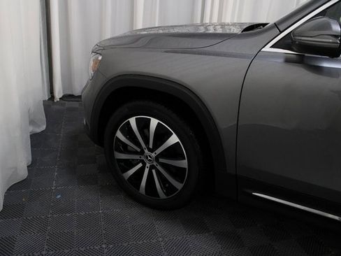 Used 2023 Mercedes-Benz GLB 250 4MATIC image 9