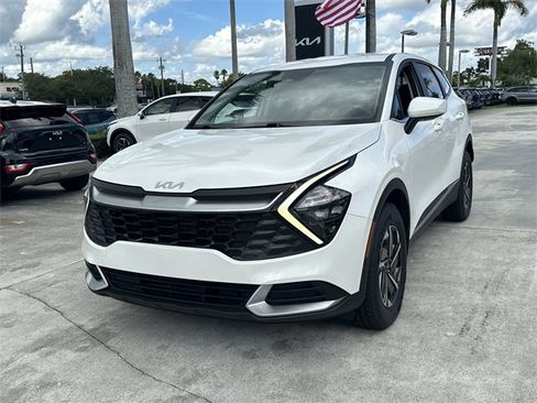 Used 2023 Kia Sportage LX image 2