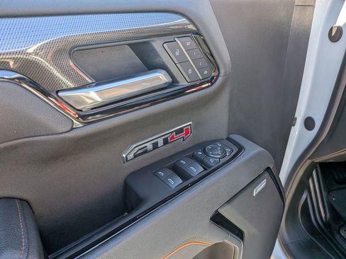 Certified 2025 GMC Sierra 1500 AT4 w/ AT4 Premium Package AWD/4WD image 9