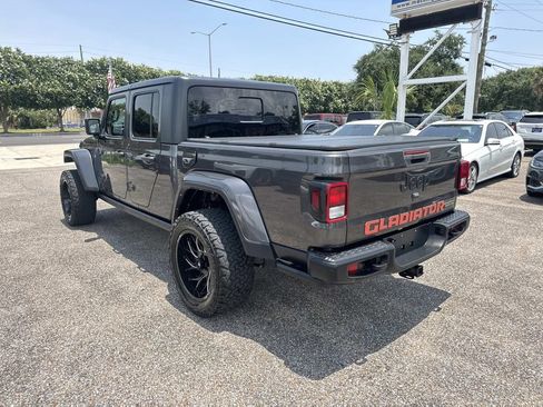 Used 2023 Jeep Gladiator Sport AWD/4WD image 6