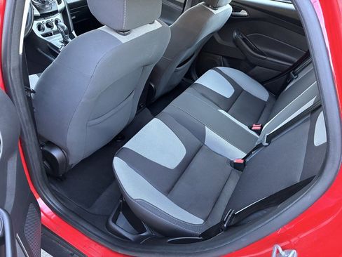 Used 2014 Ford Focus SE w/ SE Sport Package image 14