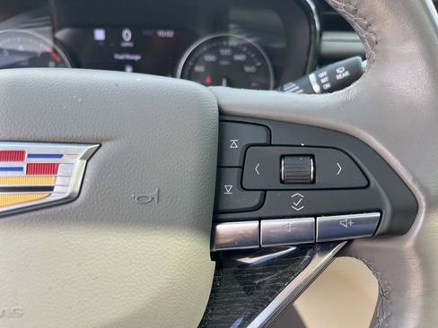Used 2024 Cadillac XT6 Premium Luxury w/ Technology Package FWD image 21