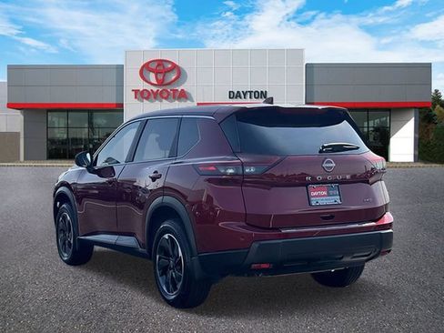 Used 2025 Nissan Rogue SV AWD/4WD image 4