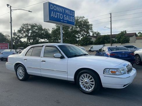 Used 2011 Mercury Grand Marquis LS RWD image 3
