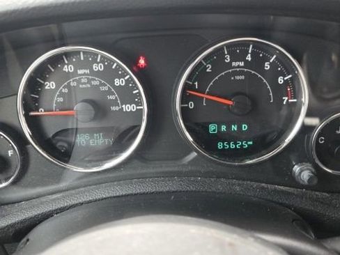 Used 2018 Jeep Wrangler Sport image 5