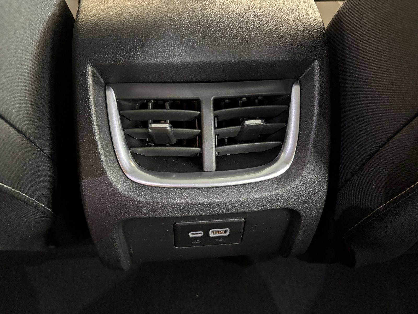 Used 2026 Chevrolet Blazer LT FWD image 24