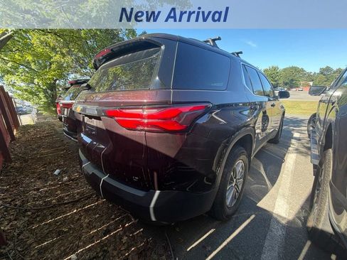 Certified 2023 Chevrolet Traverse LT w/ Rear Camera Mirror Package FWD image 3