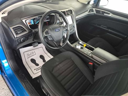 Used 2020 Ford Fusion SE FWD image 13