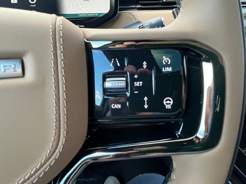 New 2025 Land Rover Range Rover Sport Dynamic SE image 18