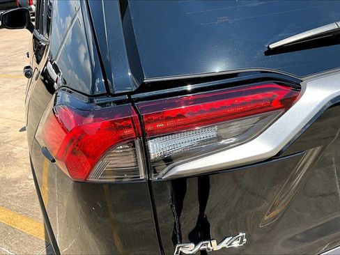 Used 2024 Toyota RAV4 Limited image 28