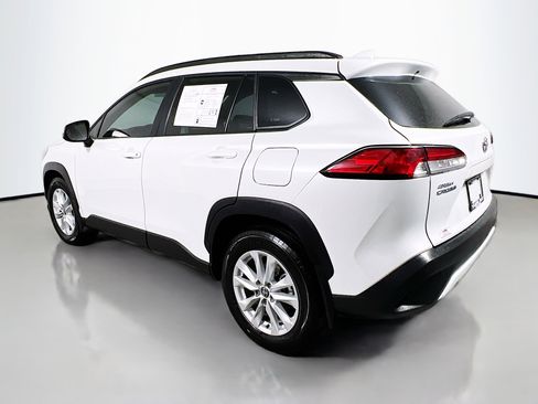 Used 2024 Toyota Corolla Cross LE image 8