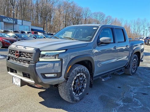 New 2025 Nissan Frontier PRO-4X w/ Tow Package image 3