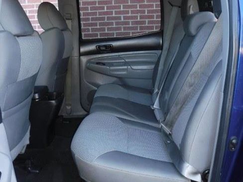 Used 2015 Toyota Tacoma 4x4 Double Cab w/ TRD Sport Package image 17