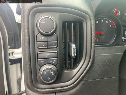 Used 2020 Chevrolet Silverado 1500 Custom Trail Boss w/ Custom Convenience Package image 18