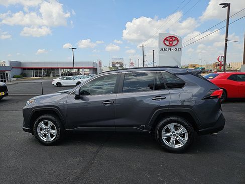 Certified 2021 Toyota RAV4 XLE w/ Convenience Package AWD/4WD image 2