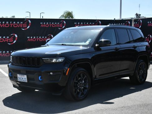 Used 2023 Jeep Grand Cherokee 30th Anniversary AWD/4WD image 3