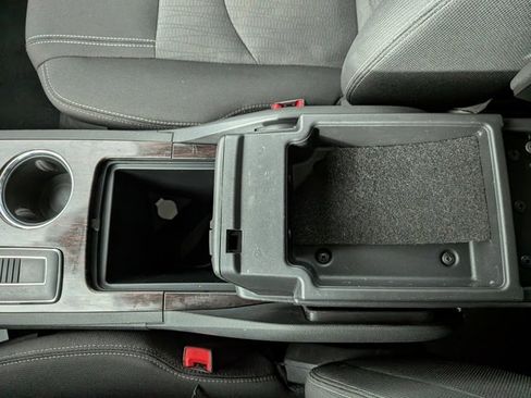 Used 2017 Chevrolet Traverse LT image 18