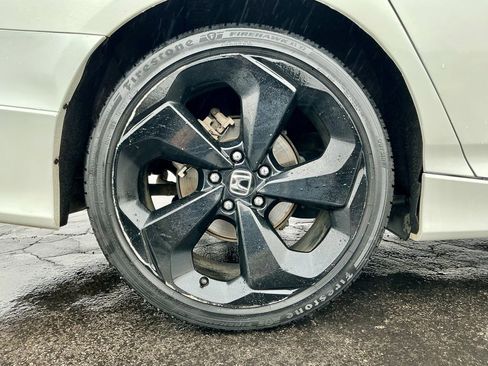 Used 2018 Honda Accord Sport image 22