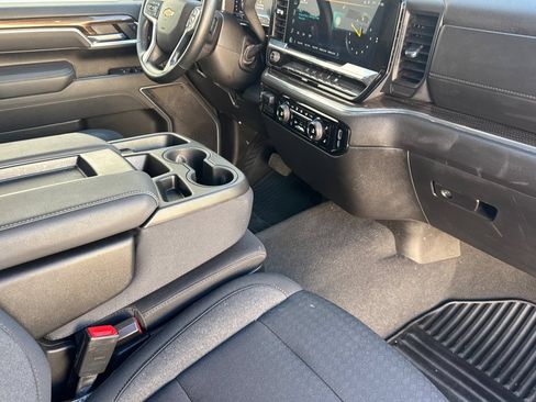 Used 2025 Chevrolet Silverado 2500 LT w/ Convenience Package AWD/4WD image 19