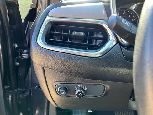 Used 2022 Chevrolet Equinox LS w/ LS Convenience Package image 11