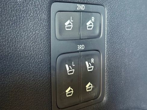 Used 2022 Hyundai Palisade Limited AWD/4WD image 19
