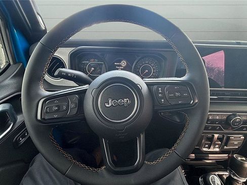 Used 2024 Jeep Wrangler Sport S image 10