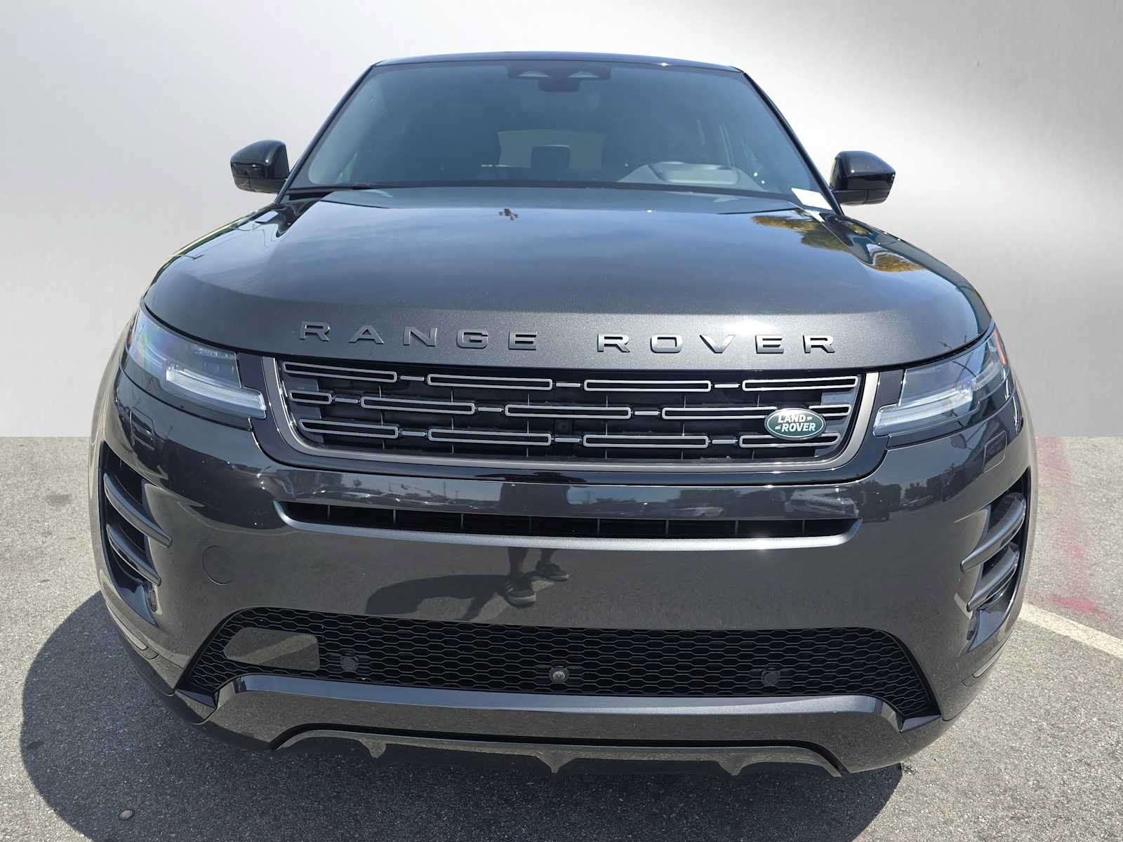 Used 2026 Land Rover Range Rover Evoque Dynamic SE AWD/4WD image 8