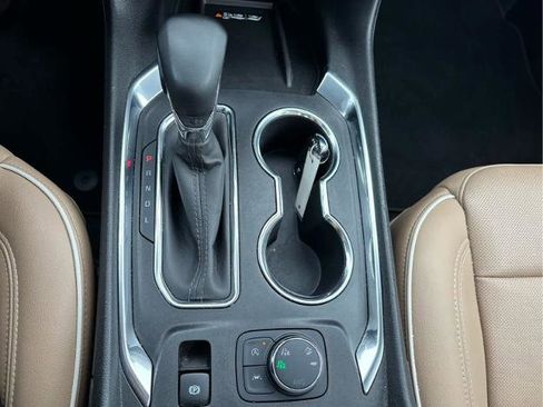 Used 2023 Chevrolet Traverse Premier image 23