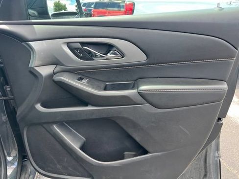 Used 2021 Chevrolet Traverse LT w/ LPO, Floor Liner Package AWD/4WD image 9