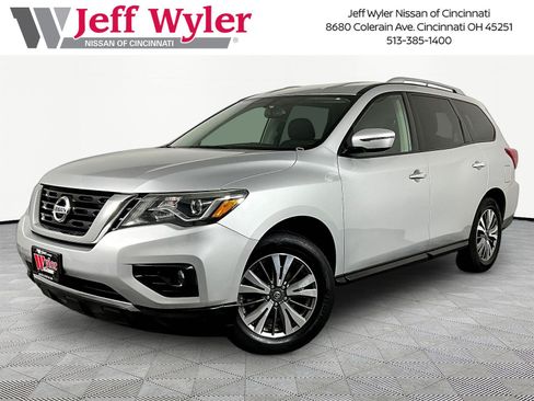 Used 2018 Nissan Pathfinder SV AWD/4WD image 1