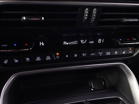 Certified 2024 MAZDA CX-90 Plug-In Hybrid w/ Premium Plus AWD/4WD image 33