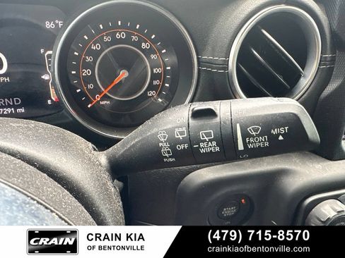 Used 2018 Jeep Wrangler Unlimited Sahara AWD/4WD image 24