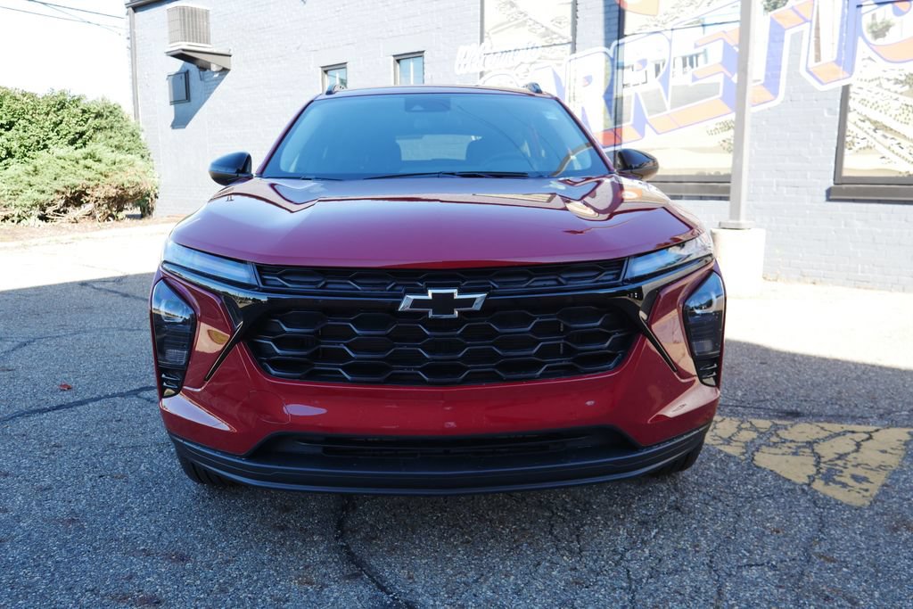 New 2026 Chevrolet Trax LT w/ Driver Confidence Package FWD image 2