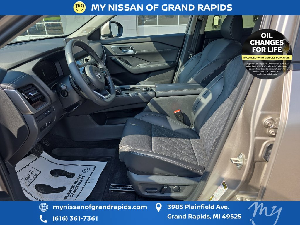Used 2024 Nissan Rogue Platinum w/ Platinum Premium Package AWD/4WD image 10