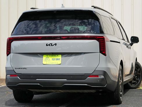 Used 2025 Kia Carnival SX Prestige FWD image 5