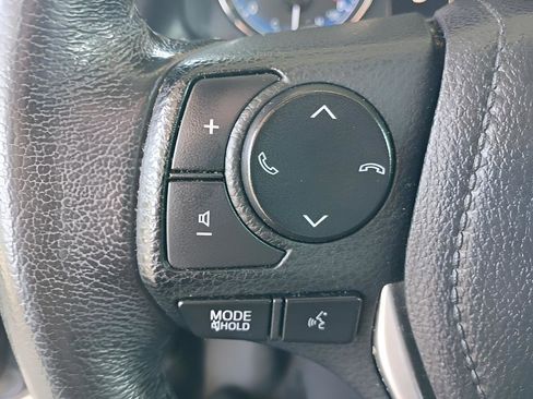 Used 2019 Toyota Corolla SE FWD image 12