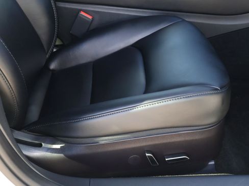 Used 2023 Tesla Model 3 Standard Range image 18