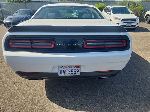 Used 2017 Dodge Challenger SXT image 11